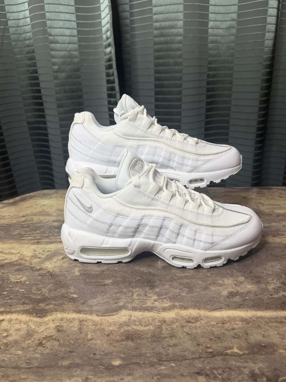 NWOT Men’s Nike air max.